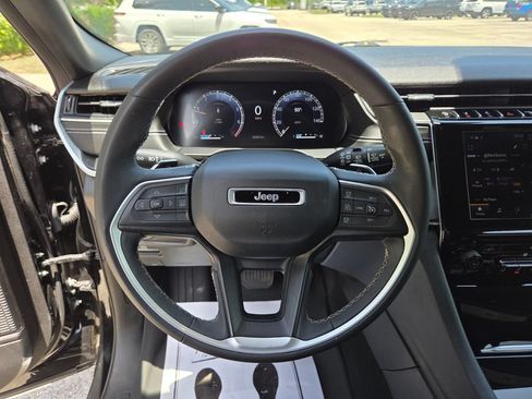 Used 2024 Jeep Grand Cherokee L Altitude RWD image 34