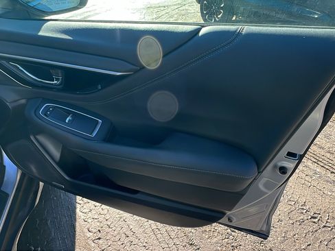 Used 2022 Subaru Outback Limited image 19