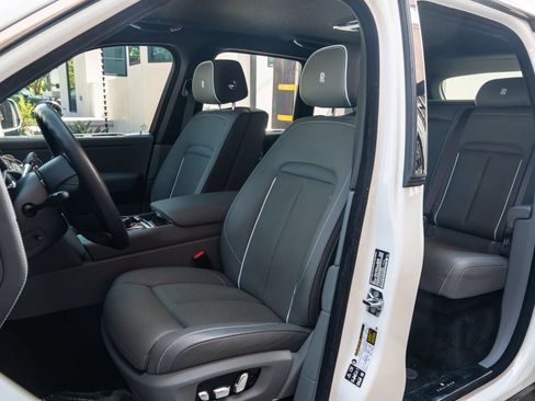 Certified 2024 Rolls-Royce Cullinan w/ Cullinan Package AWD/4WD image 28