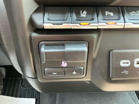 Used 2024 Chevrolet Silverado 2500 Custom w/ Custom Convenience Package AWD/4WD image 20