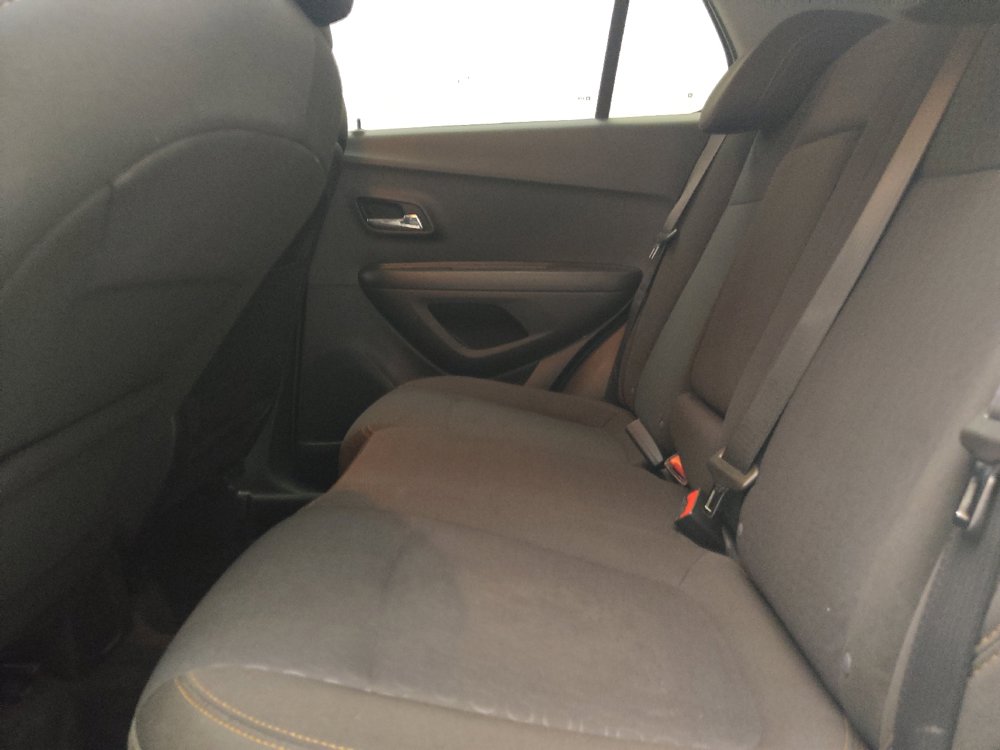 Used 2020 Chevrolet Trax LS w/ Tint and Cruise Package FWD image 18