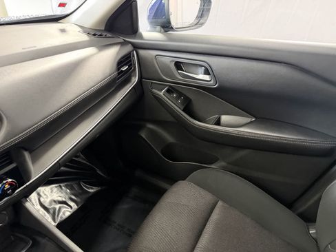 Used 2024 Nissan Rogue SV AWD/4WD image 23