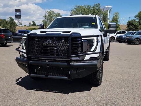Used 2024 GMC Sierra 3500 Denali Ultimate AWD/4WD image 3