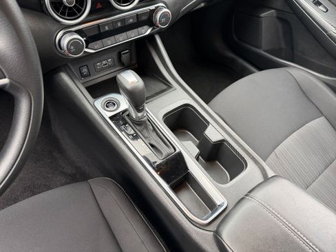 Used 2025 Nissan Sentra SV image 39