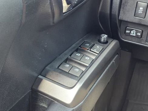 Used 2023 Toyota Tacoma TRD Off-Road w/ TRD Premium Off Road Package AWD/4WD image 15