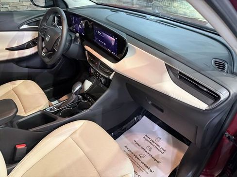 Used 2025 Buick Encore GX Sport Touring image 3