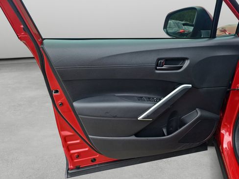 Used 2024 Toyota Corolla Cross LE w/ Moonroof Package FWD image 34