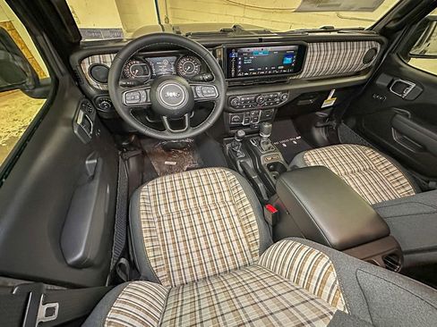 New 2026 Jeep Gladiator Sport AWD/4WD image 9