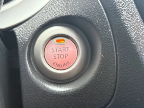 Used 2013 Nissan Juke SL AWD/4WD image 26