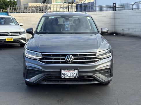 Certified 2023 Volkswagen Tiguan SE image 2