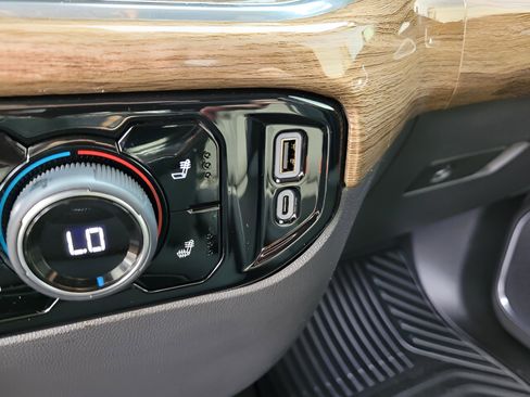 Certified 2025 Chevrolet Silverado 1500 RST image 13