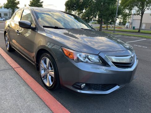 Used 2013 Acura ILX w/ Premium Package FWD image 3