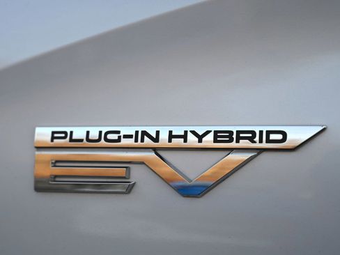 Used 2024 Mitsubishi Outlander Ralliart image 4