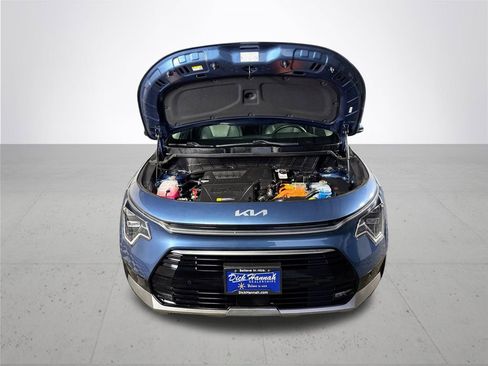 Used 2023 Kia Niro SX Touring image 23