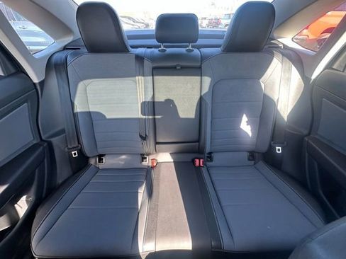 Used 2025 Volkswagen Jetta SE image 6