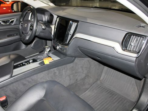 Used 2021 Volvo V60 T5 Cross Country w/ Climate Package image 22