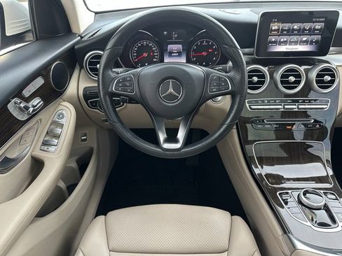 Used 2018 Mercedes-Benz GLC 300 4MATIC image 11