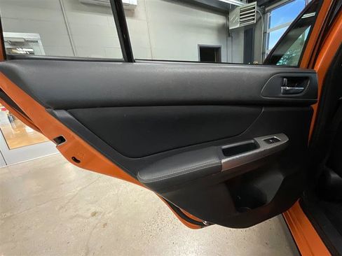 Used 2015 Subaru Crosstrek 2.0i Premium w/ Moonroof Package AWD/4WD image 18
