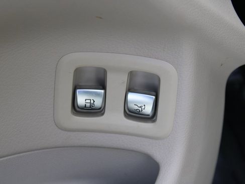 Used 2019 Mercedes-Benz GLC 350e GLC 350e image 11