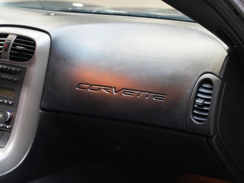 Used 2007 Chevrolet Corvette Coupe w/ Preferred Equipment Group RWD image 45