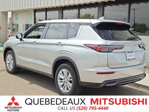 New 2026 Mitsubishi Outlander ES FWD image 5