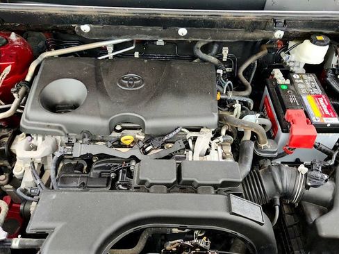 Used 2020 Toyota RAV4 LE FWD image 25