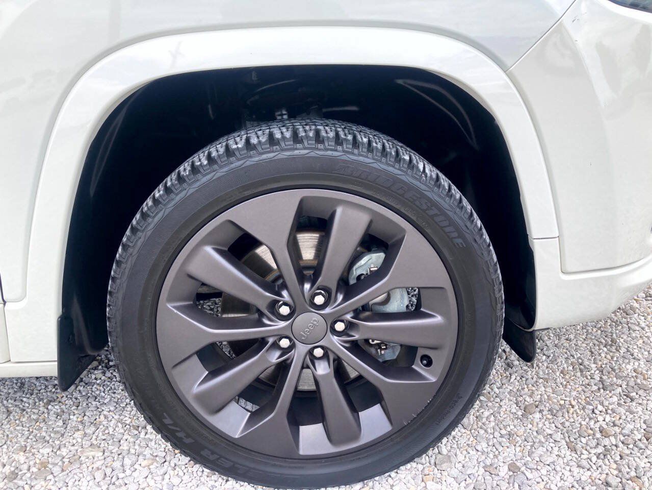 Used 2019 Jeep Cherokee High Altitude AWD/4WD image 27