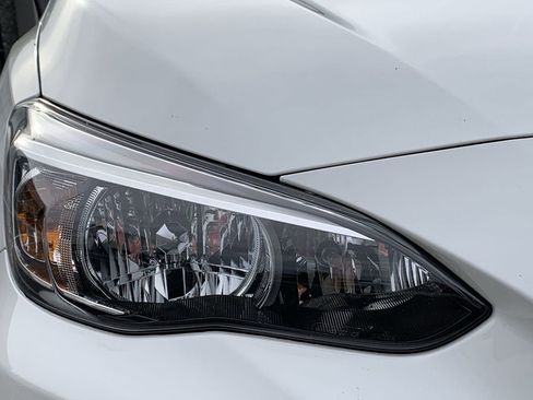 Used 2022 Subaru Crosstrek 2.5i Sport w/ Moonroof Package image 9