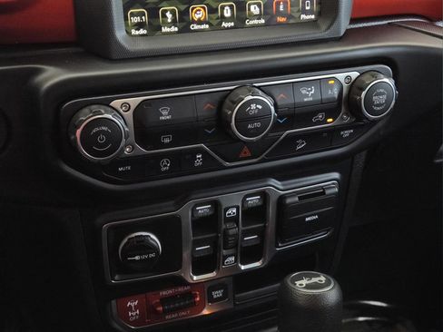 Used 2019 Jeep Wrangler Unlimited Rubicon AWD/4WD image 14