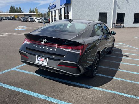 New 2026 Hyundai Elantra Sport FWD image 5