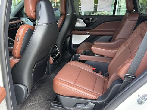 Used 2025 Lincoln Aviator Reserve w/ Equipment Group 201A AWD/4WD image 11