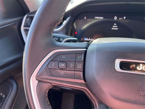 Certified 2023 Jeep Grand Cherokee L Laredo image 18