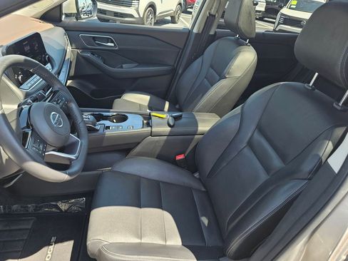 Used 2021 Nissan Rogue SL w/ Premium Package image 18