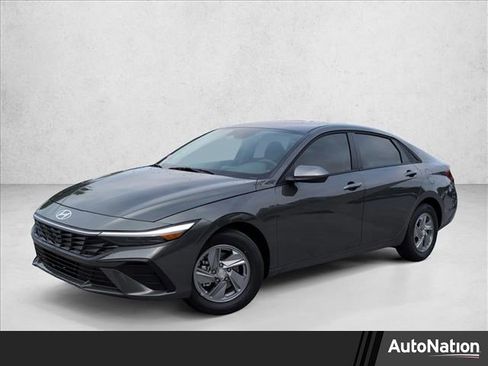 New 2026 Hyundai Elantra SE FWD image 1