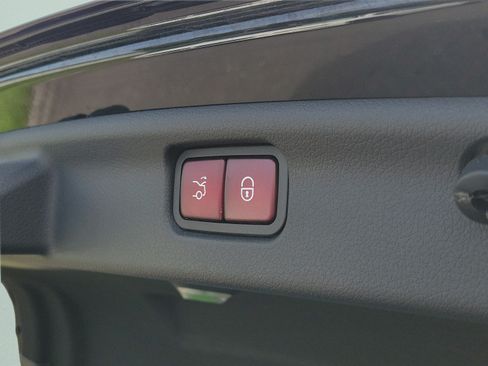 Certified 2023 Mercedes-Benz C 300 Sedan image 6