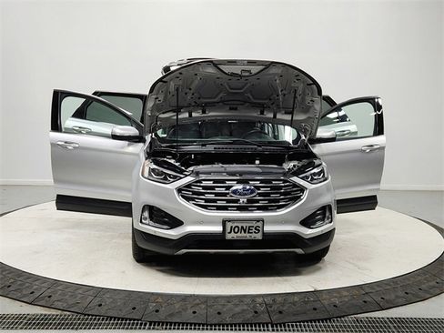 Used 2019 Ford Edge Titanium w/ Equipment Group 301A image 10