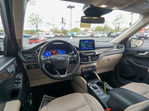 Used 2020 Ford Escape Titanium AWD/4WD image 14