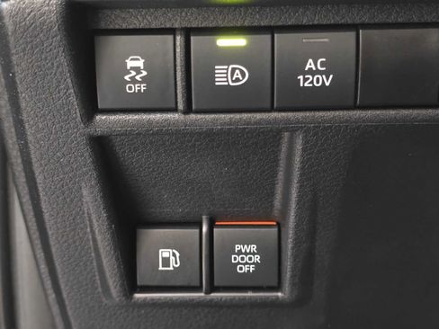 Certified 2024 Toyota Sienna XLE Woodland Edition AWD/4WD image 17