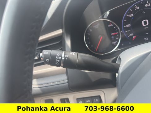 Used 2020 GMC Acadia Denali w/ Denali Ultimate Package AWD/4WD image 10