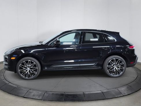 Certified 2026 Porsche Macan AWD/4WD image 2