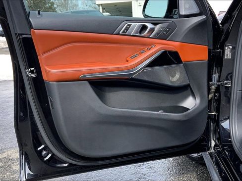 Used 2019 BMW X5 xDrive50i w/ M Sport Package image 19