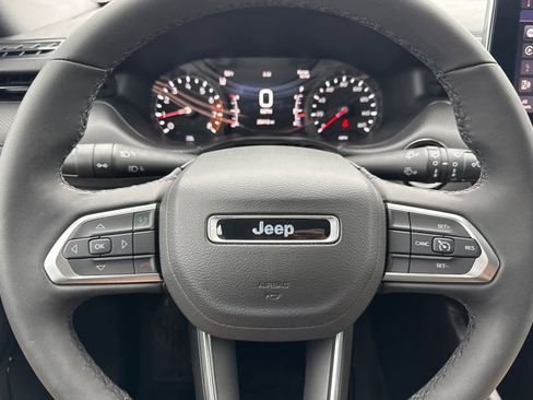 Used 2025 Jeep Compass Latitude w/ Altitude Special Edition image 25