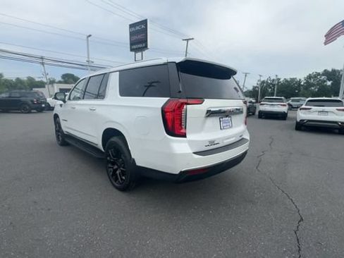 Used 2023 GMC Yukon XL SLT w/ SLT Premium Package AWD/4WD image 6