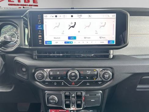 New 2025 Jeep Gladiator Willys image 16