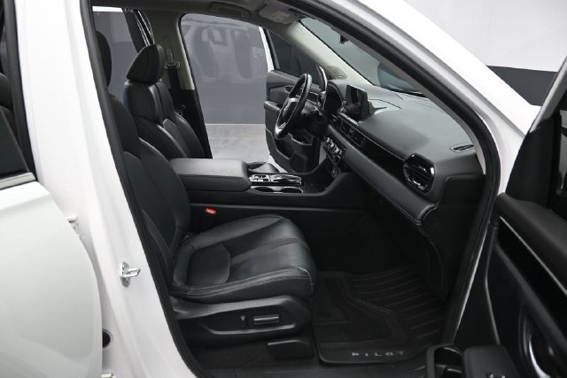 Used 2023 Honda Pilot Touring image 35