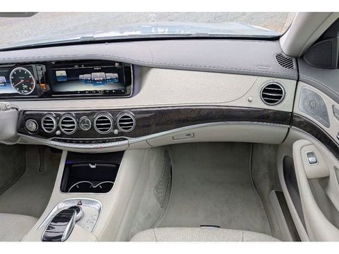Used 2016 Mercedes-Benz S 550 4MATIC Sedan w/ Premium Package image 30