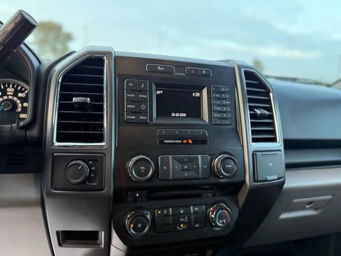 Used 2017 Ford F150 XLT image 37