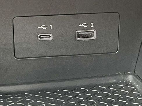 Used 2024 Nissan Pathfinder S image 29