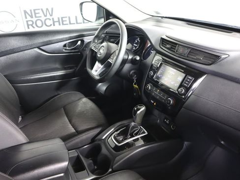 Used 2018 Nissan Rogue S image 25