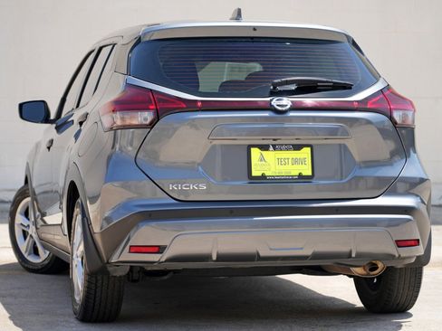 Used 2021 Nissan Kicks S FWD image 5